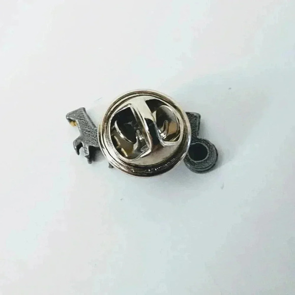 Amish Horse & Buggy Lapel Hat Pin Silver Tone - Picture 2 of 2